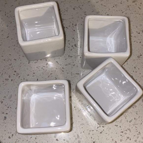 2x2 succulent planters white ceramic - Picture 2 of 4